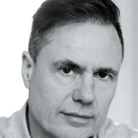 Autor D.B. John