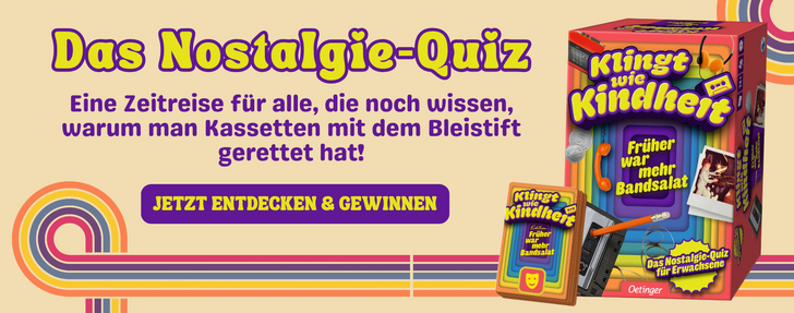 Banner für „Das Nostalgie-Quiz – Klingt wie Kindheit, Edition: Früher war mehr Bandsalat". Auf weißem Hintergrund mit bunten Retro-Regenbögen steht links in großer gelb-lila Schrift „Das Nostalgie-Quiz" sowie der Untertitel: „Eine Zeitreise für alle, die noch wissen, warum man Kassetten mit dem Bleistift gerettet hat!" Ein lila Button lädt ein: „Jetzt entdecken & gewinnen". Rechts ist die Spielschachtel abgebildet – bunt im 70er-Jahre-Stil mit Kassette, Münze, Telefon und Polaroid-Foto. Verlag: Oetinger.